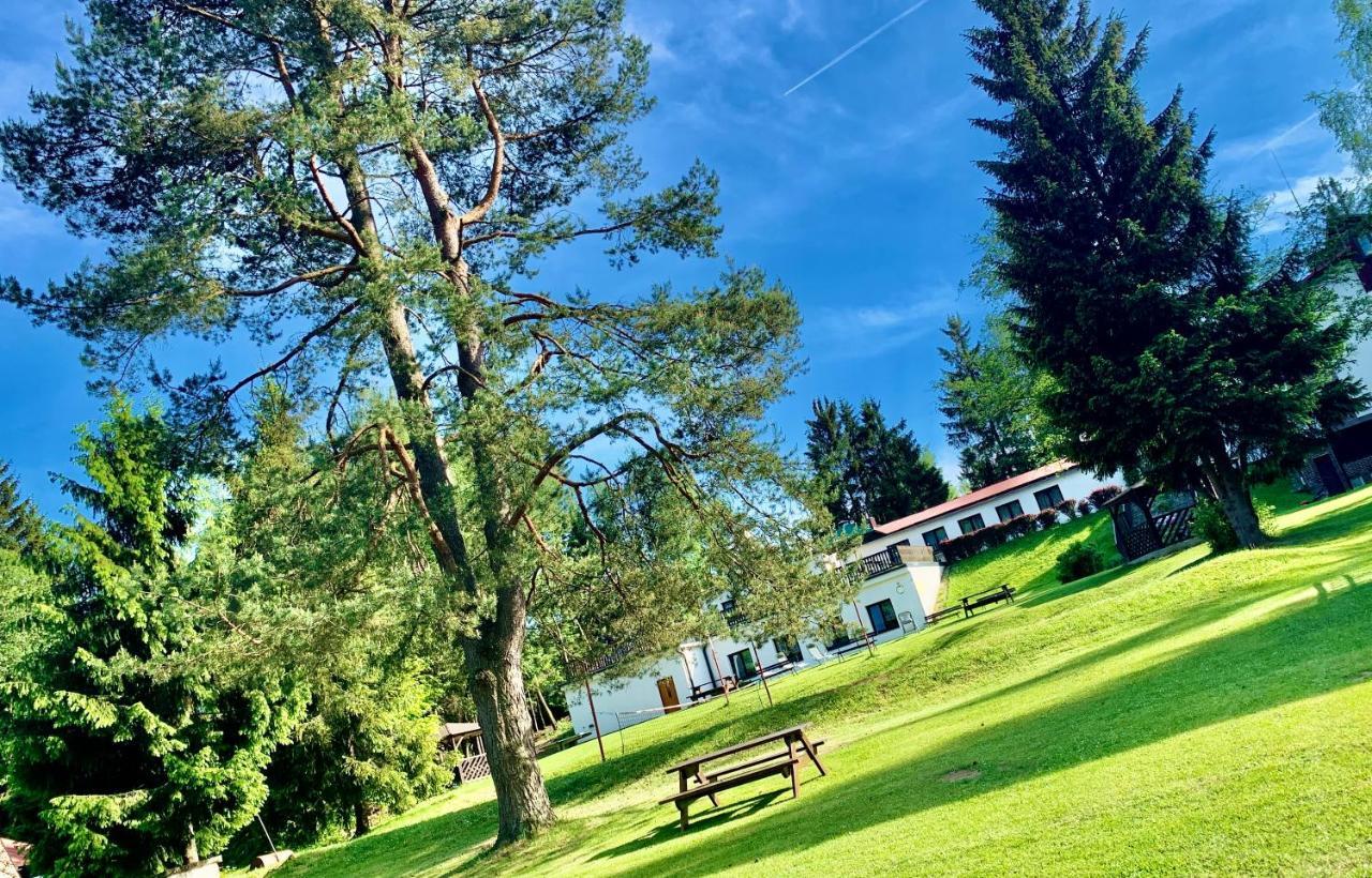 Hotel A Penzion Pegas Vlachovice Dış mekan fotoğraf