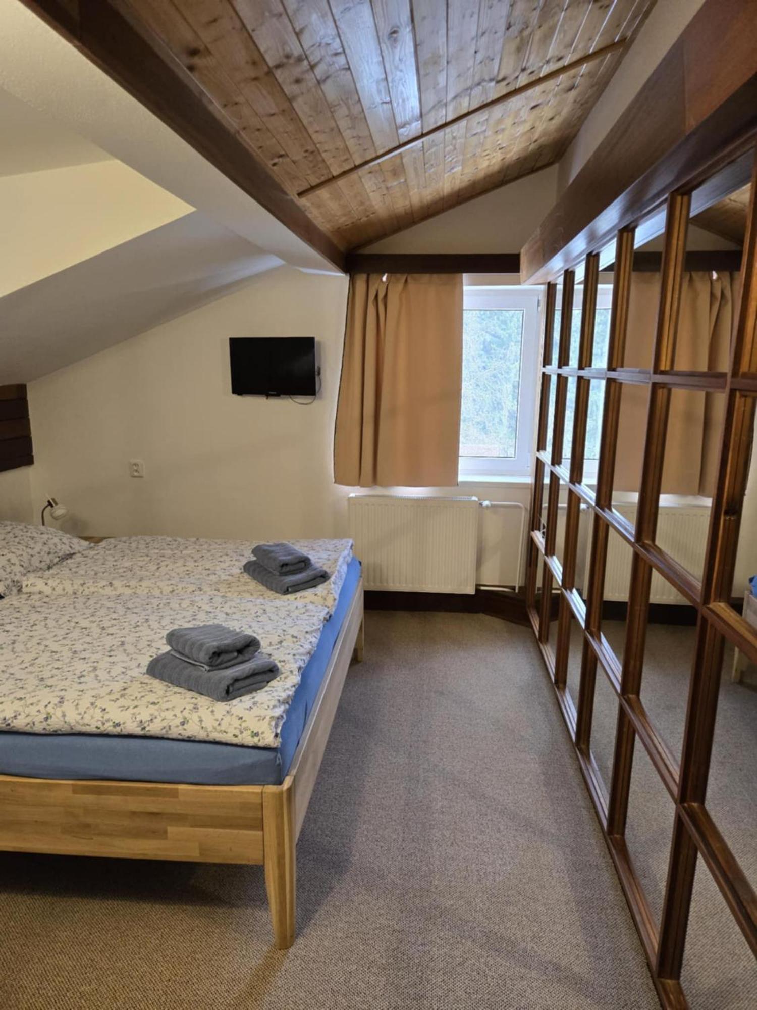Hotel A Penzion Pegas Vlachovice Dış mekan fotoğraf